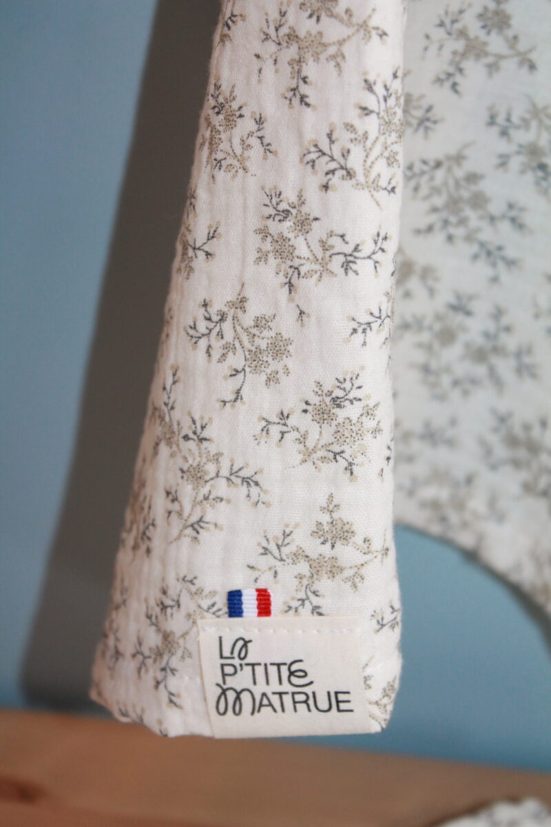 Tablier d'allaitement fleuri