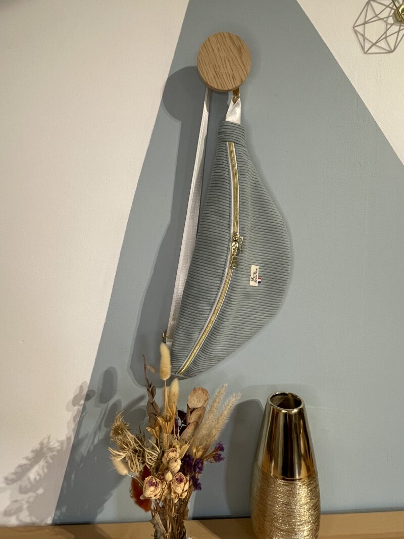 sac banane en grande taille en velours côtelé bleu