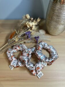 chouchou en satin de coton fleurie