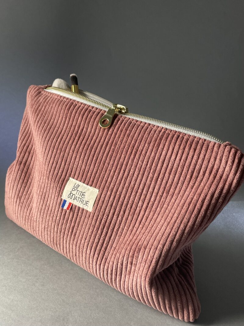 trousse ou pochette plate en velours côtelé vieux rose
