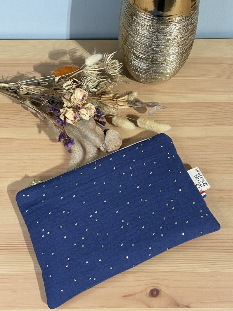 trousse ou pochette plate en double gaze indigo à pois doré