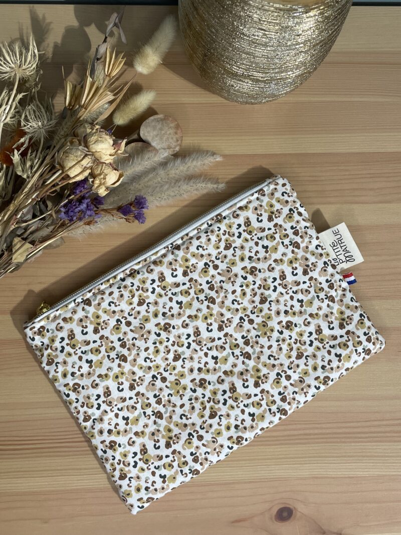 pochette plate en coton léopard