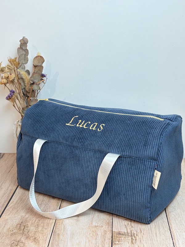 sac de voyage fait main et brodé en velours cotelé bleu