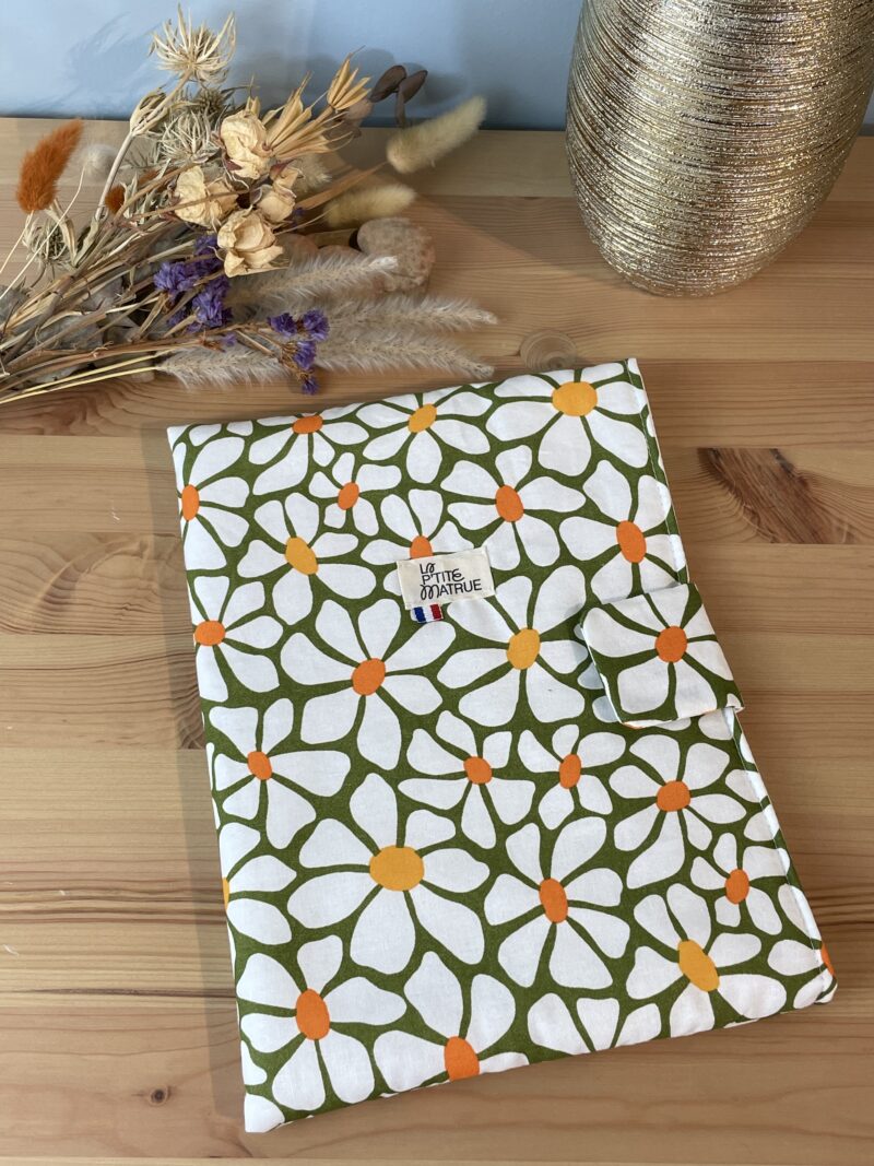 Pochette pour livre de poche avec grosse fleur avec fermeture aimantée
