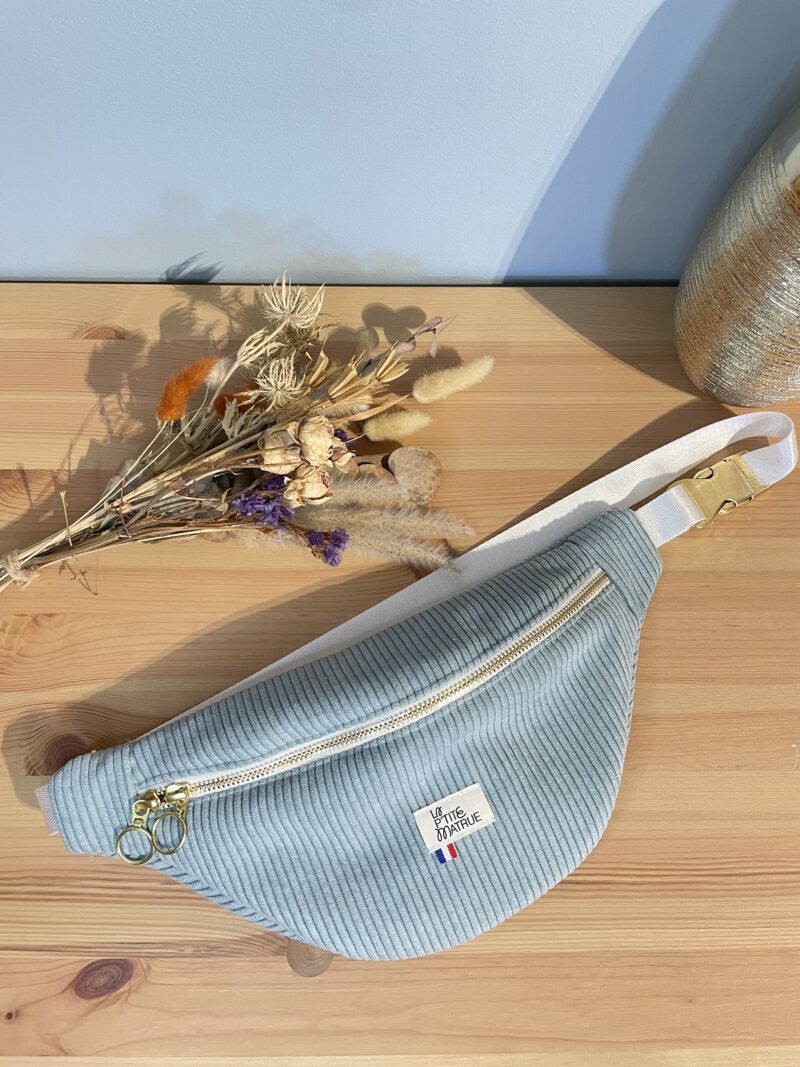 sac banane de taille standard en velours côtelé bleu