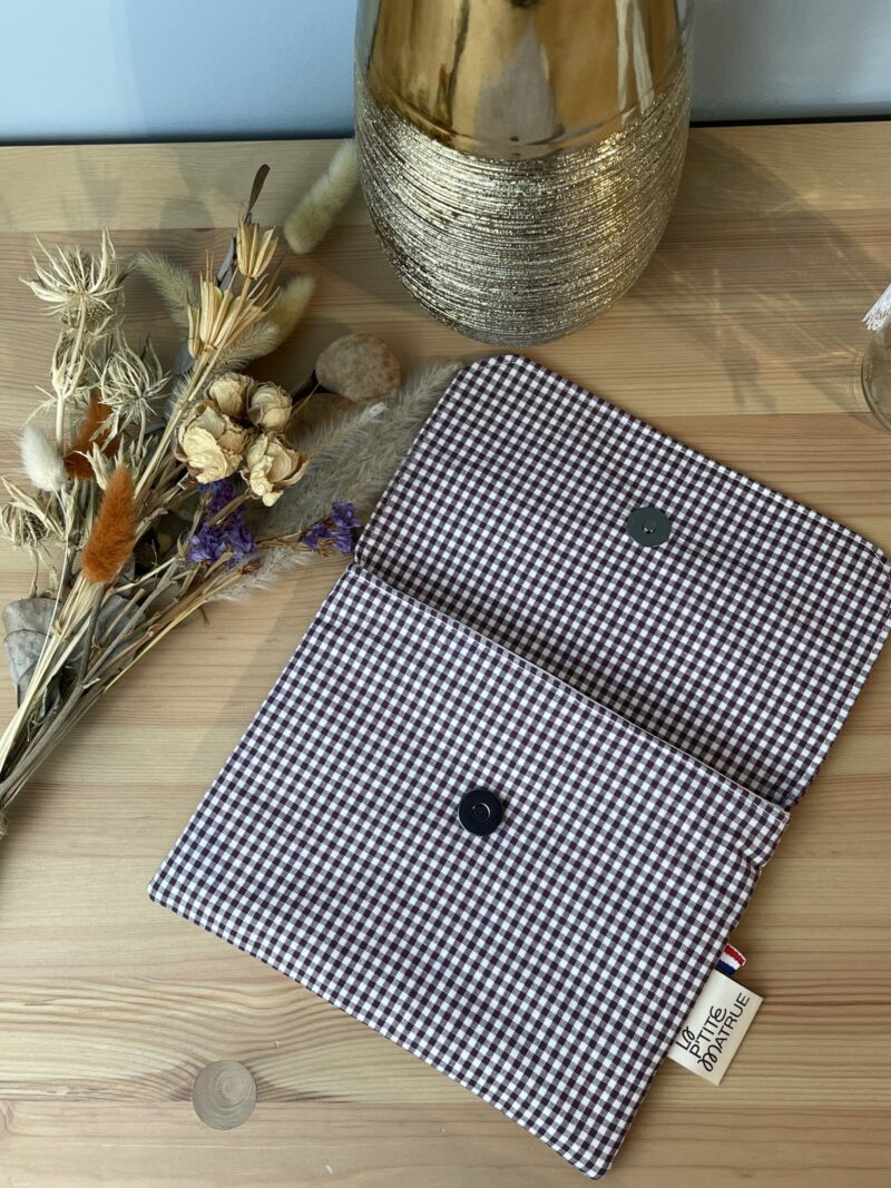 pochette pour liseuse dans un coton vichy prune