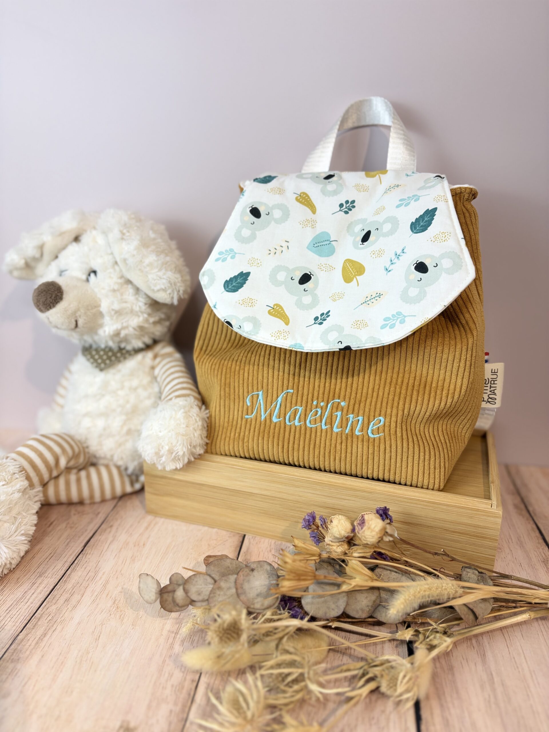 Sac à dos maternelle avec broderie sur le corps du sac