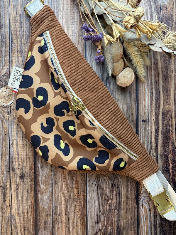 banane standard en bi matière velours côtelé rouille et léopard imperméabilisé