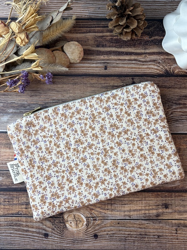 Pochette plate en double gaze de coton fleur camel