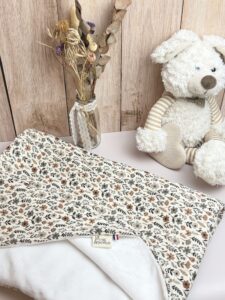couverture bébé chaude faite main tissu fleuri Maddy