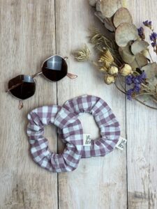 Chouchou fait main en tissu coton oeko tex en vichy gros carreaux de couleur vert parme