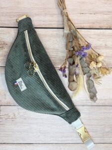 sac banane en taille standard en velours vert kaki
