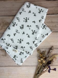 Couverture bébé légère pour le printemps/été en double gaze eucalyptus et nid d'abeille blanc