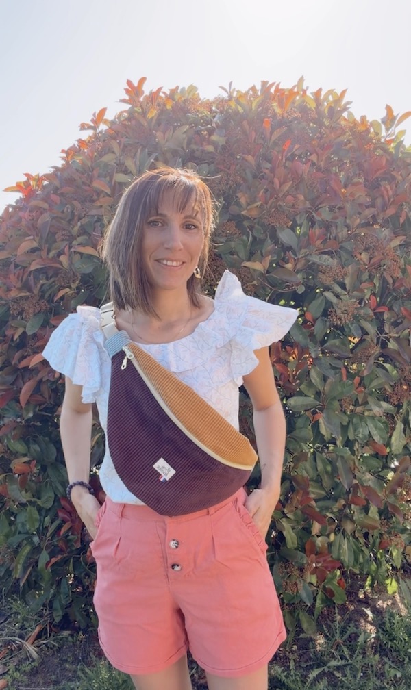 sac banane grande taille fait main en velours tricolor porté