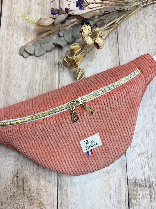 Sac banane standard en velours côtelé corail et doublure en coton blanc uni fait main