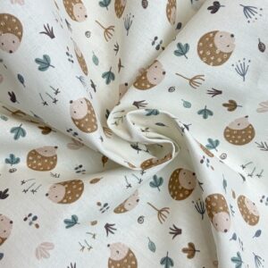 Tissu coton pour des créations bébés faite mains hérisson sur fond écru