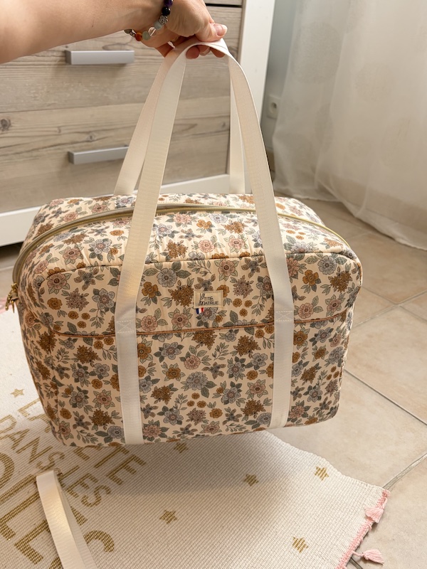 sac à langer pour bébé/ naissance, dans un tissu fleuri fait main