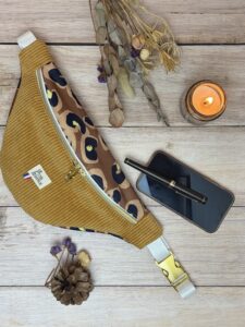 Sac banane standard en velours côtelé ocre et tissu imperméable leopard fait main